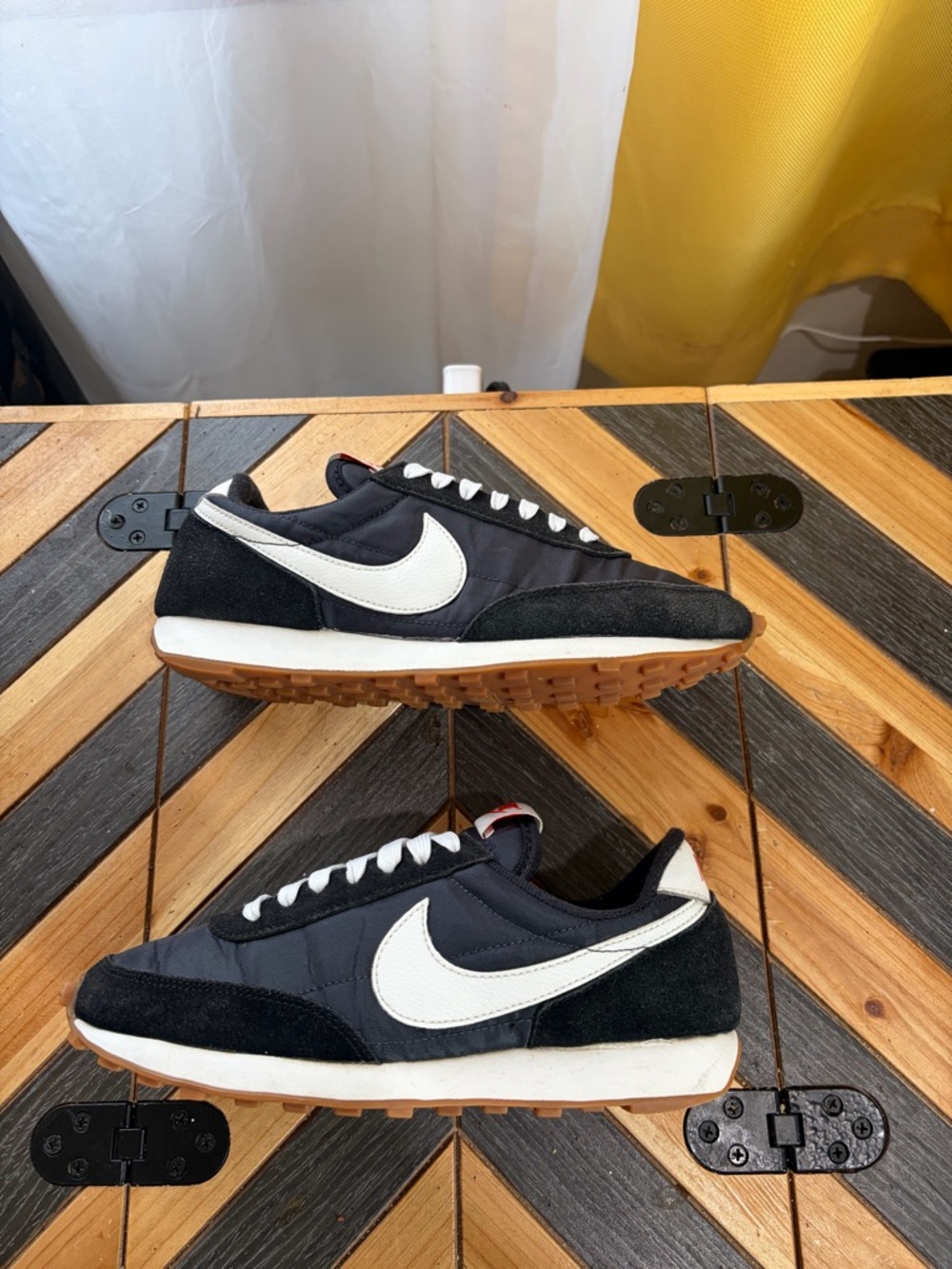 Nike Day break Black & White Retro Trainer